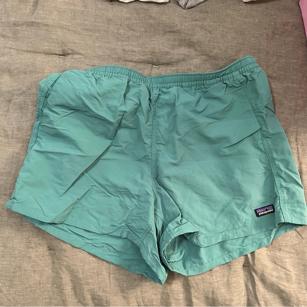 Patagonia Women Barely Baggies Shorts Size L 4” inseam Fresh Green Teal Blue